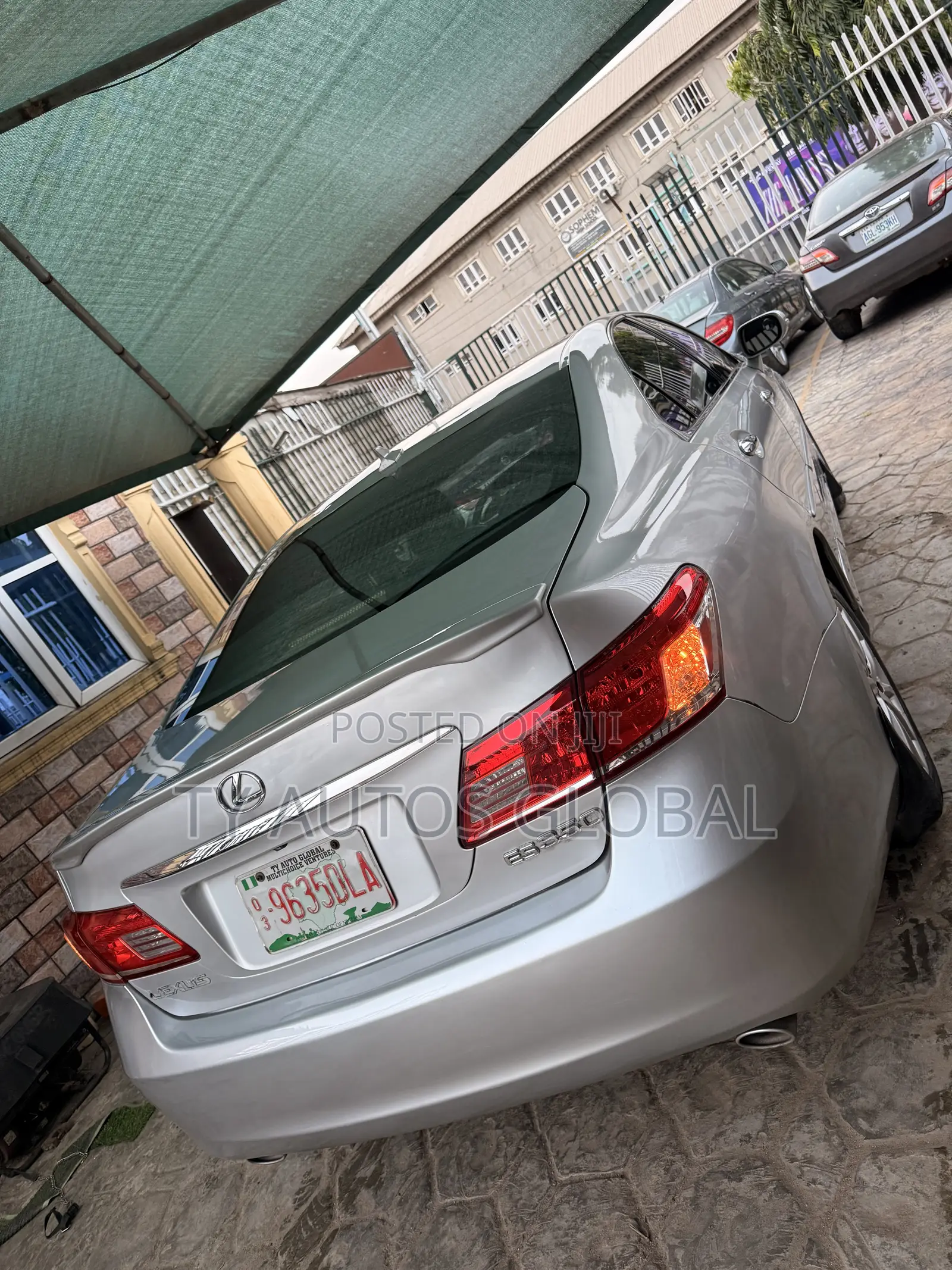 Lexus ES 350 2010 Silver