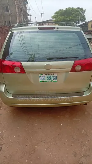 Toyota Sienna 2008 Green