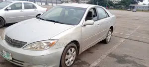 Toyota Camry LE 4dr Sedan (2.4L 4cyl 5A) 2005 Silver