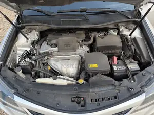 Toyota Camry SE 4dr Sedan (2.5L 4cyl 6A) 2013 Silver