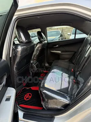 Toyota Camry SE 4dr Sedan (2.5L 4cyl 6A) 2013 Silver