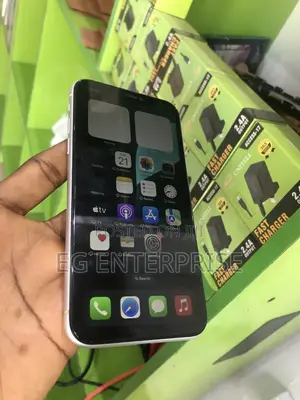 Apple iPhone XR 64 GB White