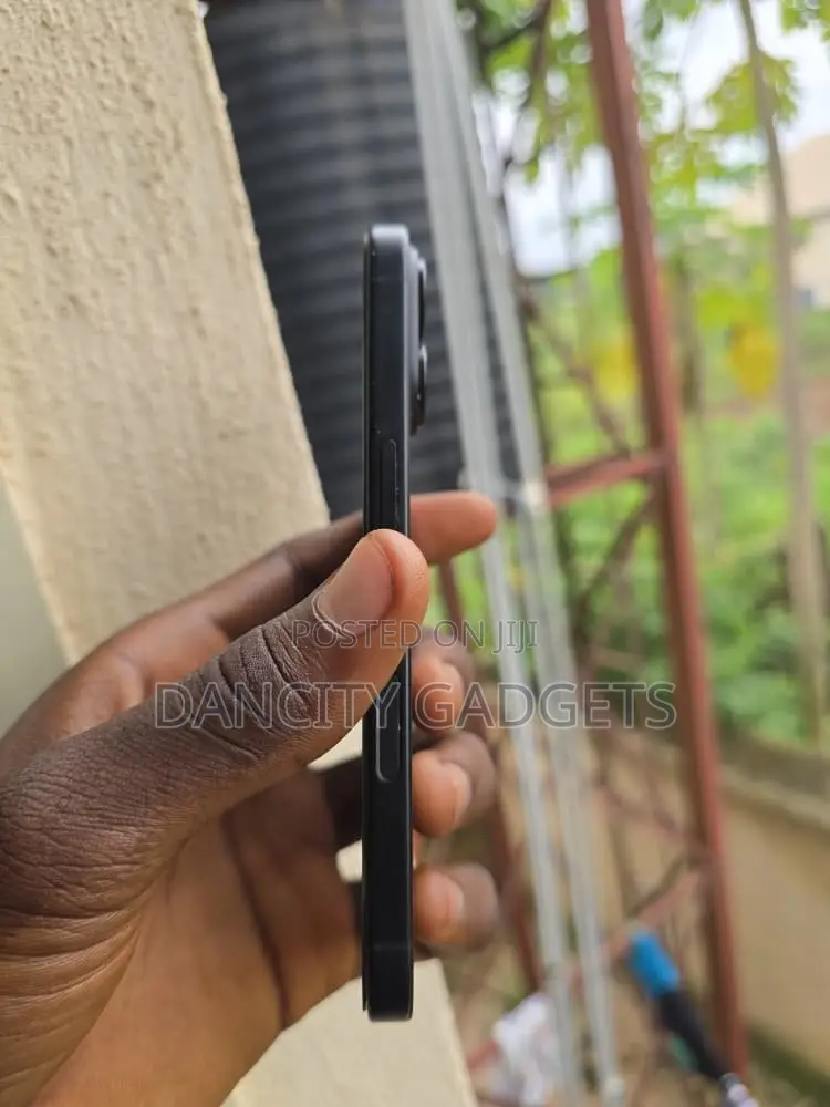 Apple iPhone 16 128 GB Black