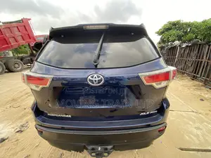 Toyota Highlander XLE 4dr SUV (3.5L 6cyl 6A) 2014 Blue
