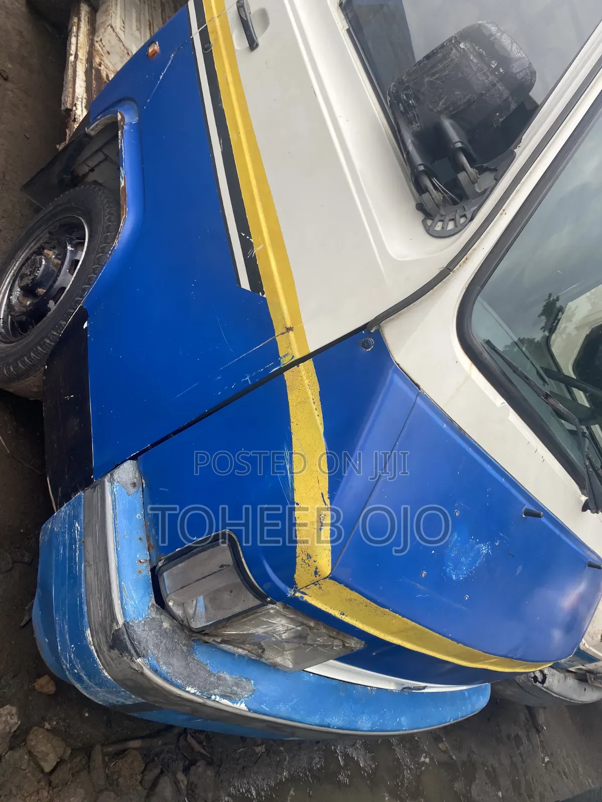 Nissan Caravan (Urvan) 1998 Silver