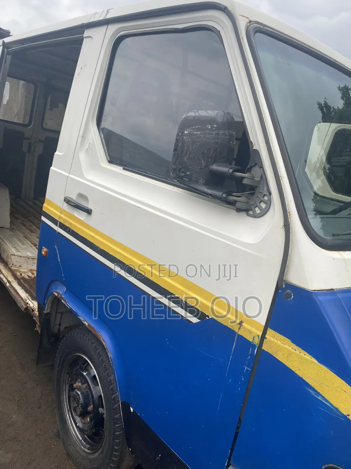 Nissan Caravan (Urvan) 1998 Silver