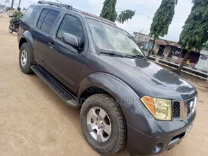 Nissan Pathfinder 2007 Blue
