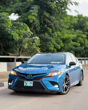 Toyota Camry SE FWD (2.5L 4cyl 8AM) 2018 Blue