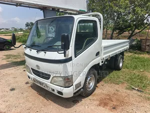 Toyota Dyna 100
