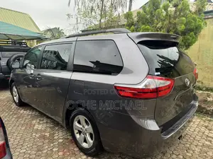 Toyota Sienna 2015 Gray