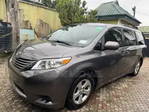Toyota Sienna 2015 Gray