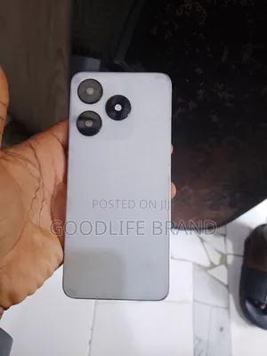Tecno Spark 10 128 GB Silver
