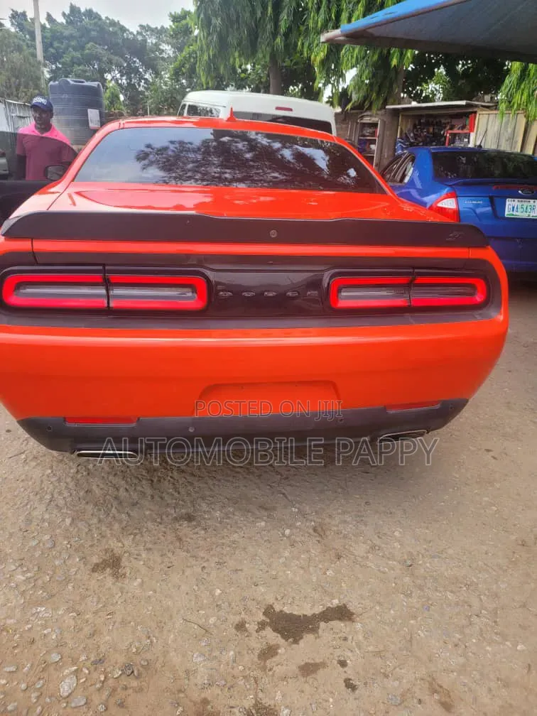 Dodge Challenger 2022 Red