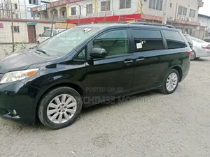 Toyota Sienna 2015 Black