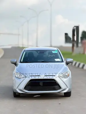 Toyota Yaris 2019 Silver