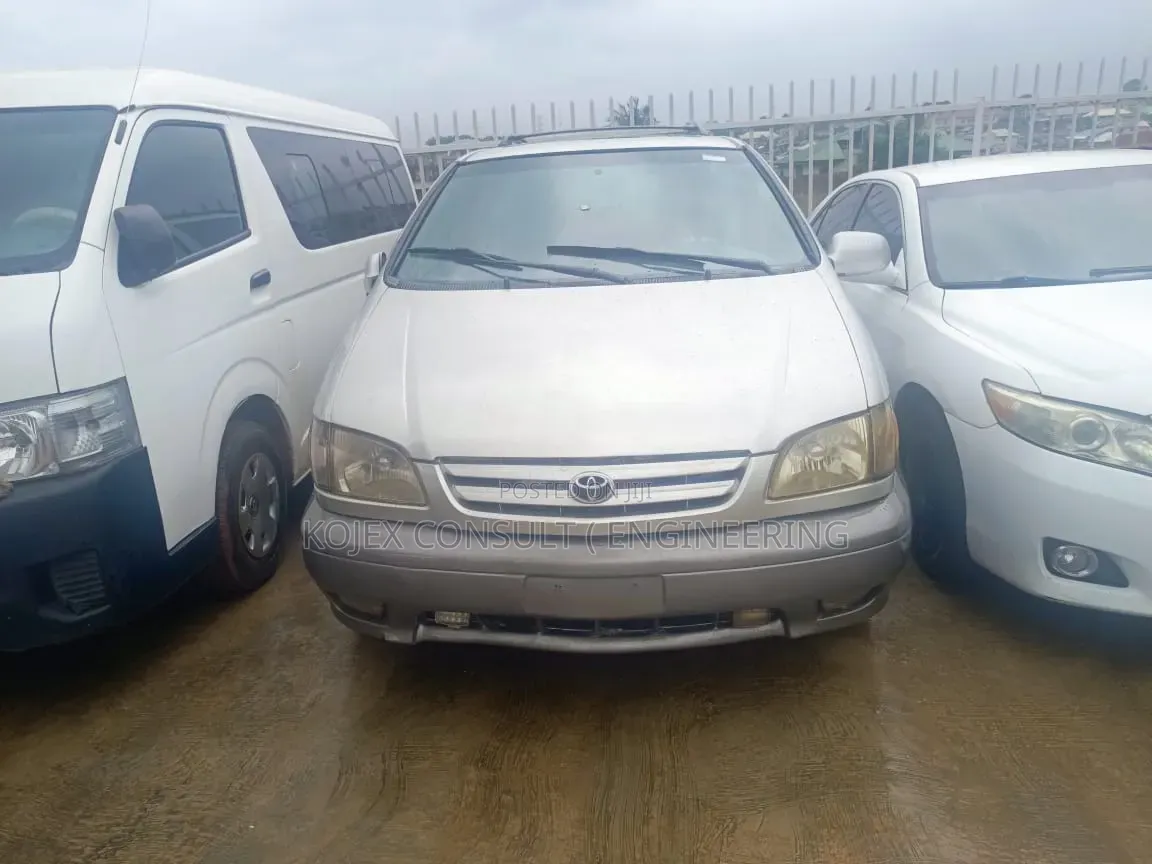 Toyota Sienna XLE 2003 Silver