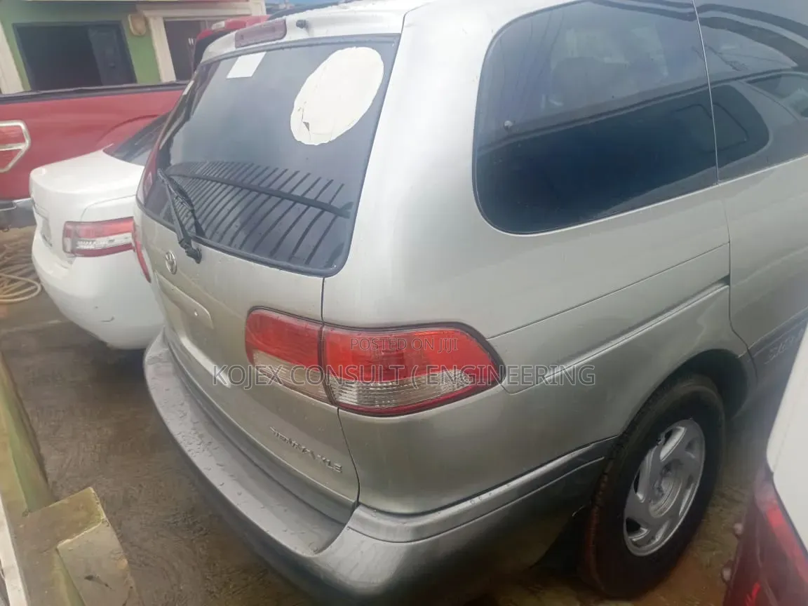 Toyota Sienna XLE 2003 Silver