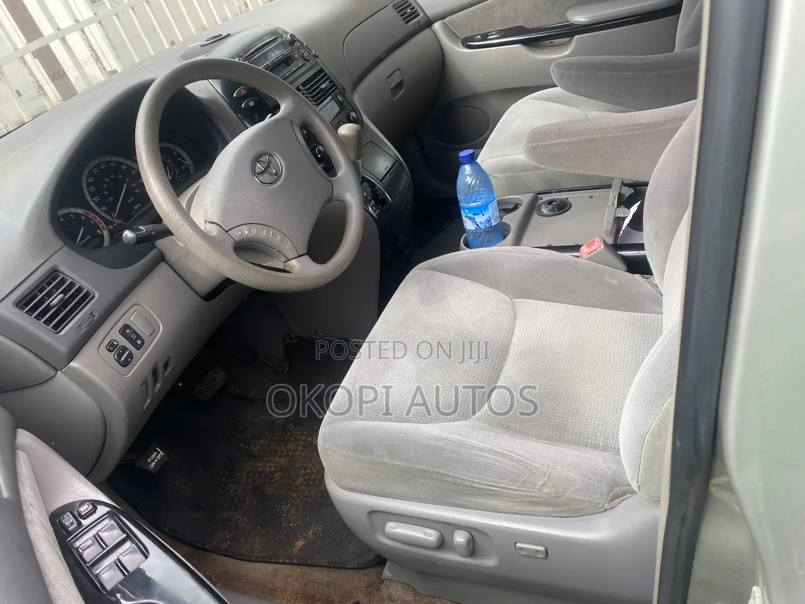 Toyota Sienna 2005 Silver