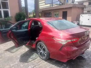 Toyota Camry 2018