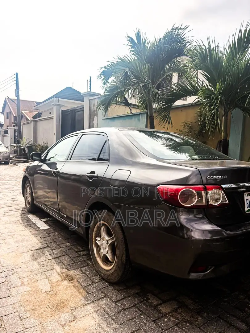 Toyota Corolla 2013 Gray