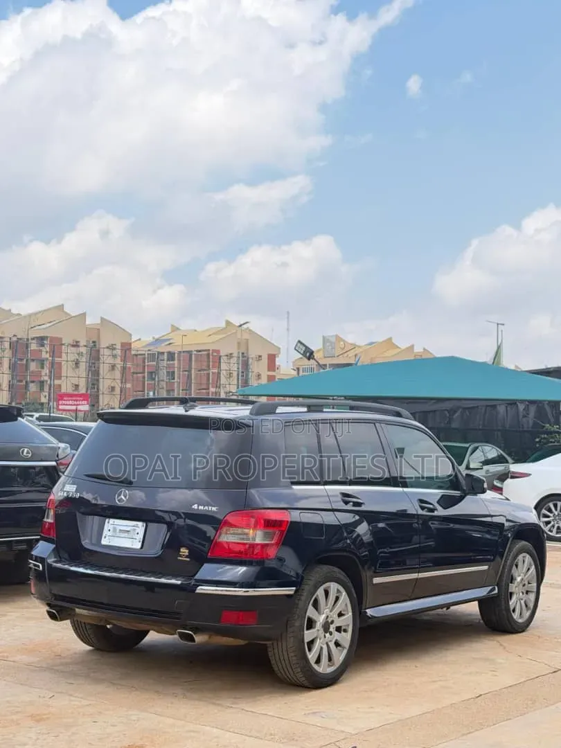 Mercedes-Benz GLK-Class 2010 Blue