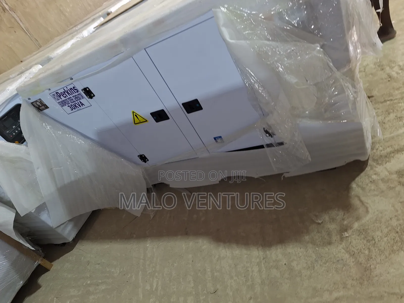 Complete 30kva Perkins Diesel Soundproof Generator