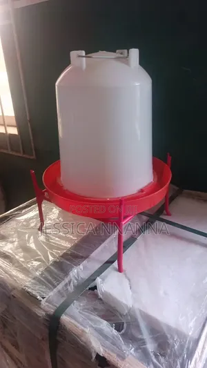 8 Liters Manual Chicken Drinker With Stand