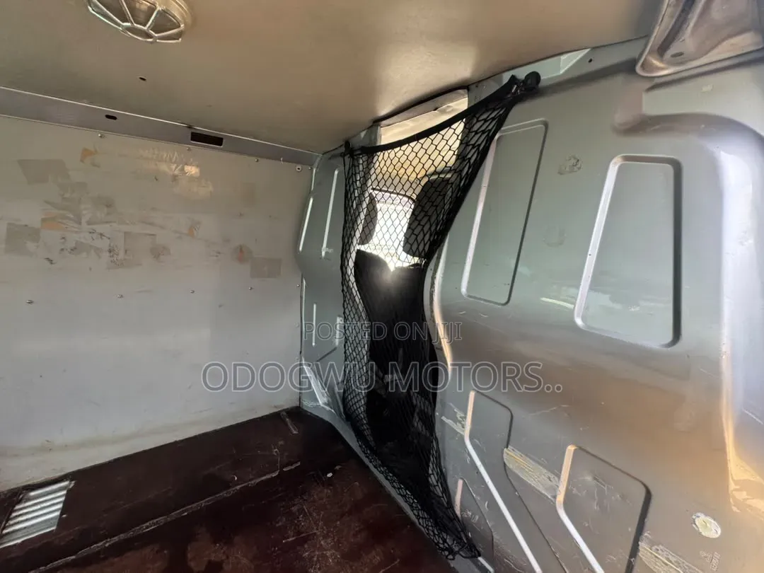 Volkswagen Transporter 2002 White