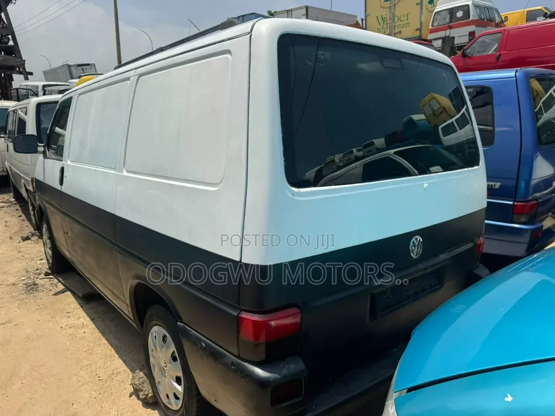 Volkswagen Transporter 2002 White