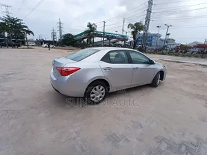 Toyota Corolla 2017 Silver