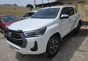 Toyota Hilux 2020 White