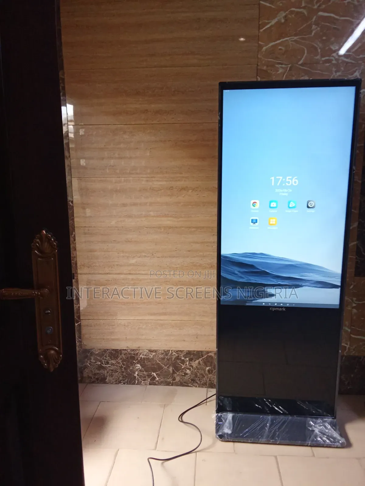 50 Inches Touchscreen