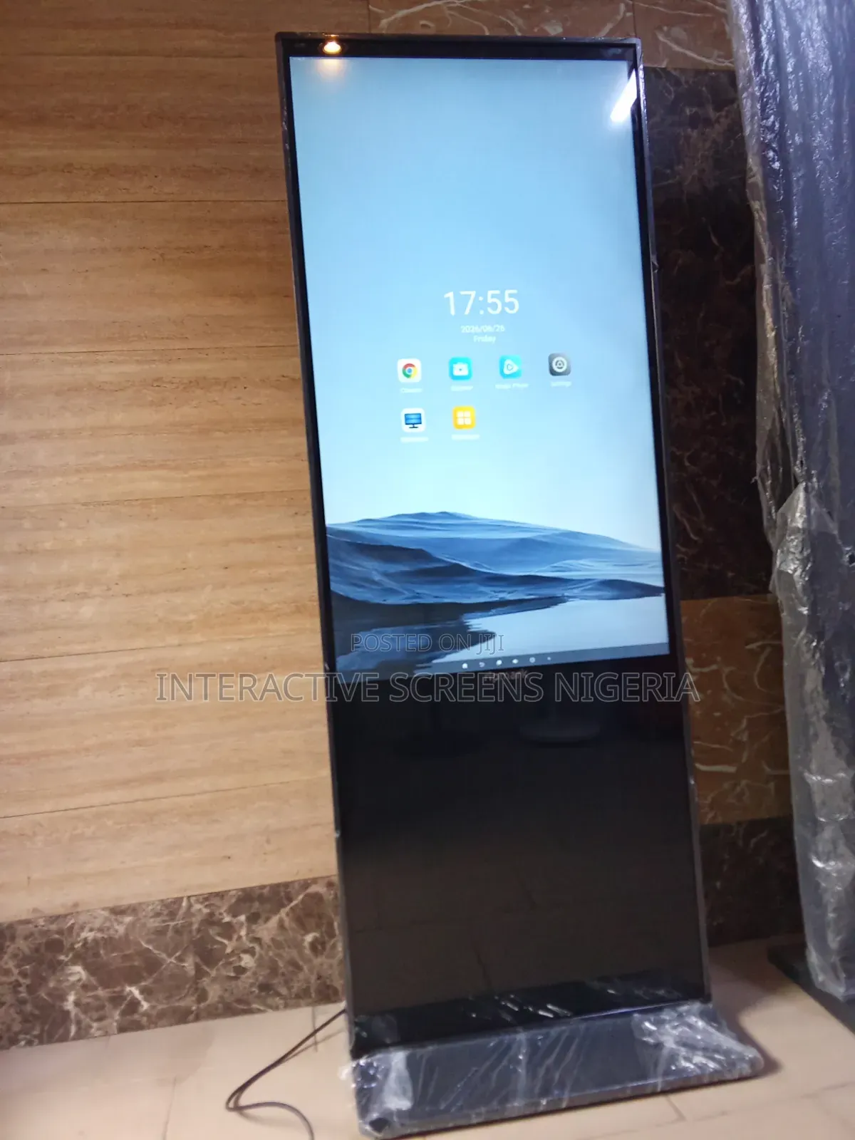 50 Inches Touchscreen