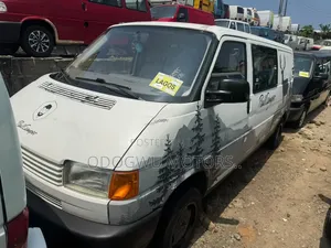 Volkswagen Transporter 2002 White