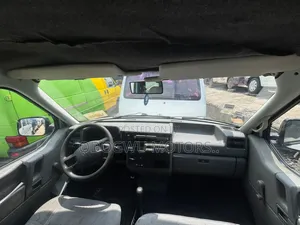 Volkswagen Transporter 2002 White