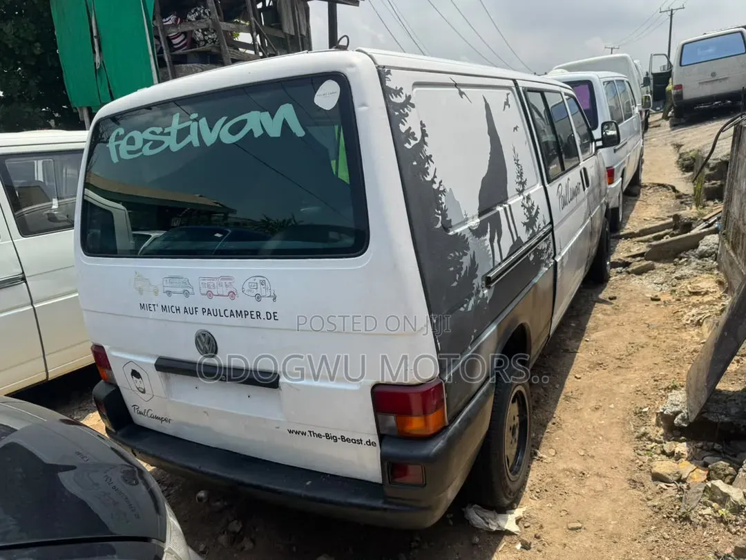 Volkswagen Transporter 2002 White