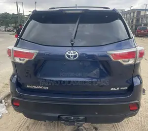 Toyota Highlander XLE 4dr SUV AWD (3.5L 6cyl 6A) 2015 Blue