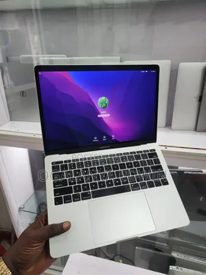Laptop Apple MacBook Pro 2017 8GB Intel Core i5 SSD 256GB