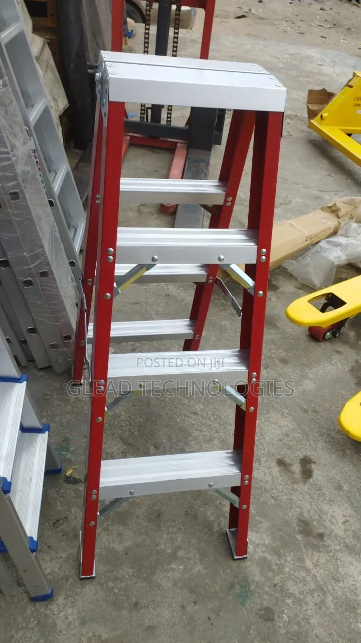 4 Steps Ladder Fiberglass