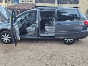 Toyota Sienna 2006 Gray