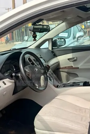 Toyota Venza 2010 White