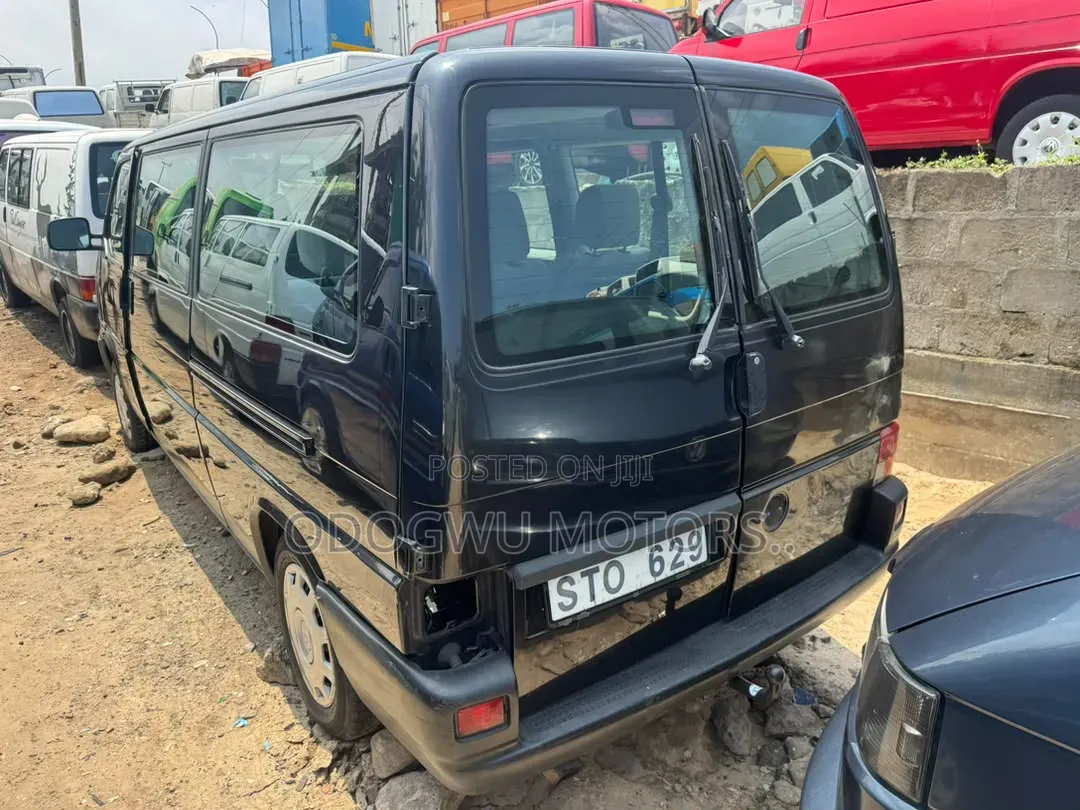 Volkswagen Transporter 2002 Black