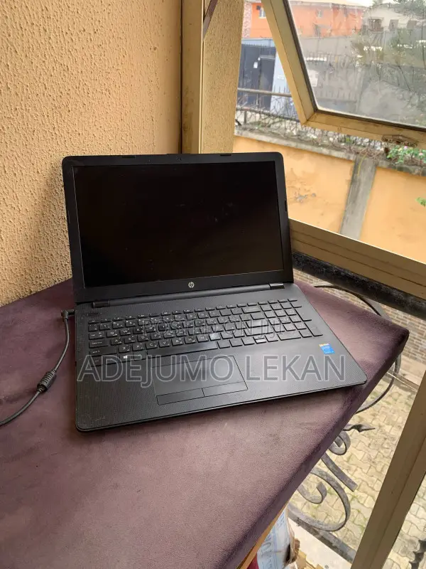 Laptop HP 250 G8 4GB Intel Core i3 HDD 500GB