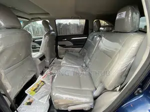 Toyota Highlander XLE 4dr SUV (3.5L 6cyl 6A) 2014 Blue