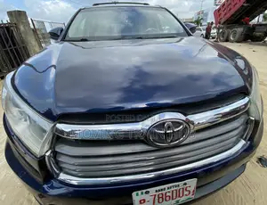 Toyota Highlander XLE 4dr SUV (3.5L 6cyl 6A) 2014 Blue