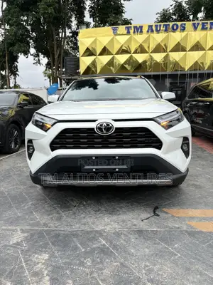 Toyota RAV4 2024 White