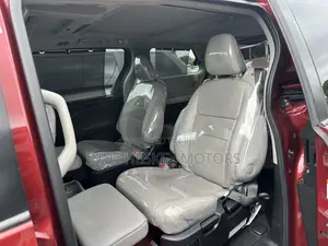 Toyota Sienna Limited Premium 7 Passenger (3.5L 6cyl 6A) 2016 Red