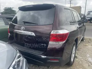 Toyota Highlander Limited 3.5L 2WD 2013 Red
