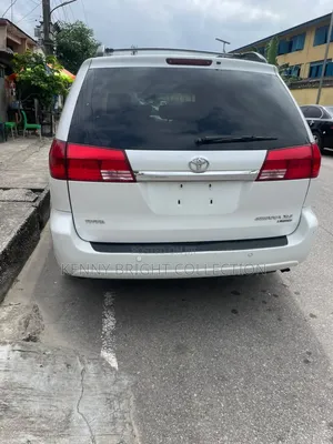 Toyota Sienna 2005 White