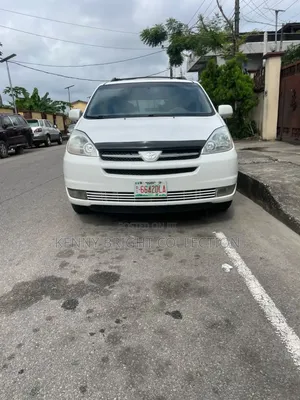 Toyota Sienna 2005 White